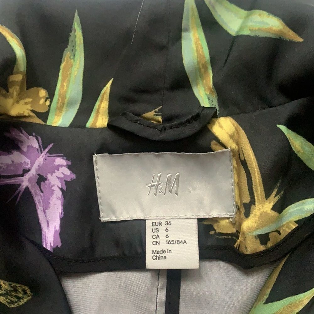 🦋h&m Floral Butterfly Open Front Blazer🦋 - Picture 2 of 14